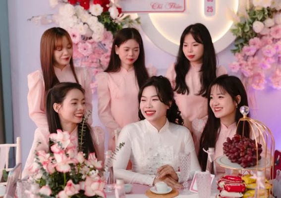Áo dài cưới cô dâu và dàn bê trap