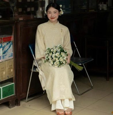 Áo Dài Cách Tân Tà Ngắn: 7 Lý Do Khiến Giới Trẻ Mê Mẩn Xu Hướng Này