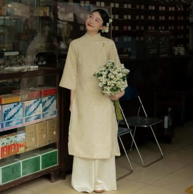 Áo Dài Cách Tân Tà Ngắn: 7 Lý Do Khiến Giới Trẻ Mê Mẩn Xu Hướng Này